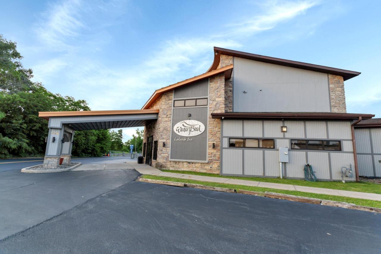 Waterbird Lakeside Inn Chesterton Exterior photo