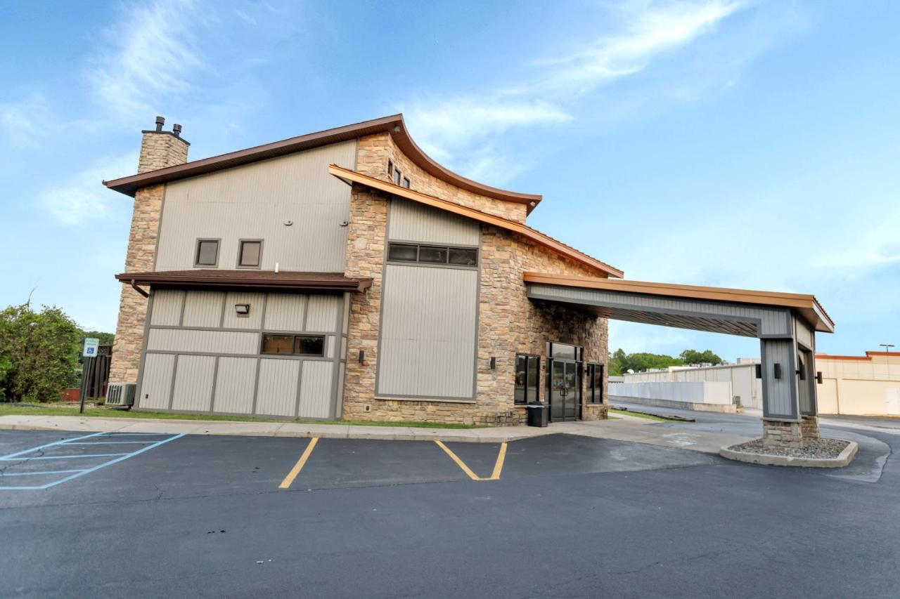 Waterbird Lakeside Inn Chesterton Exterior photo