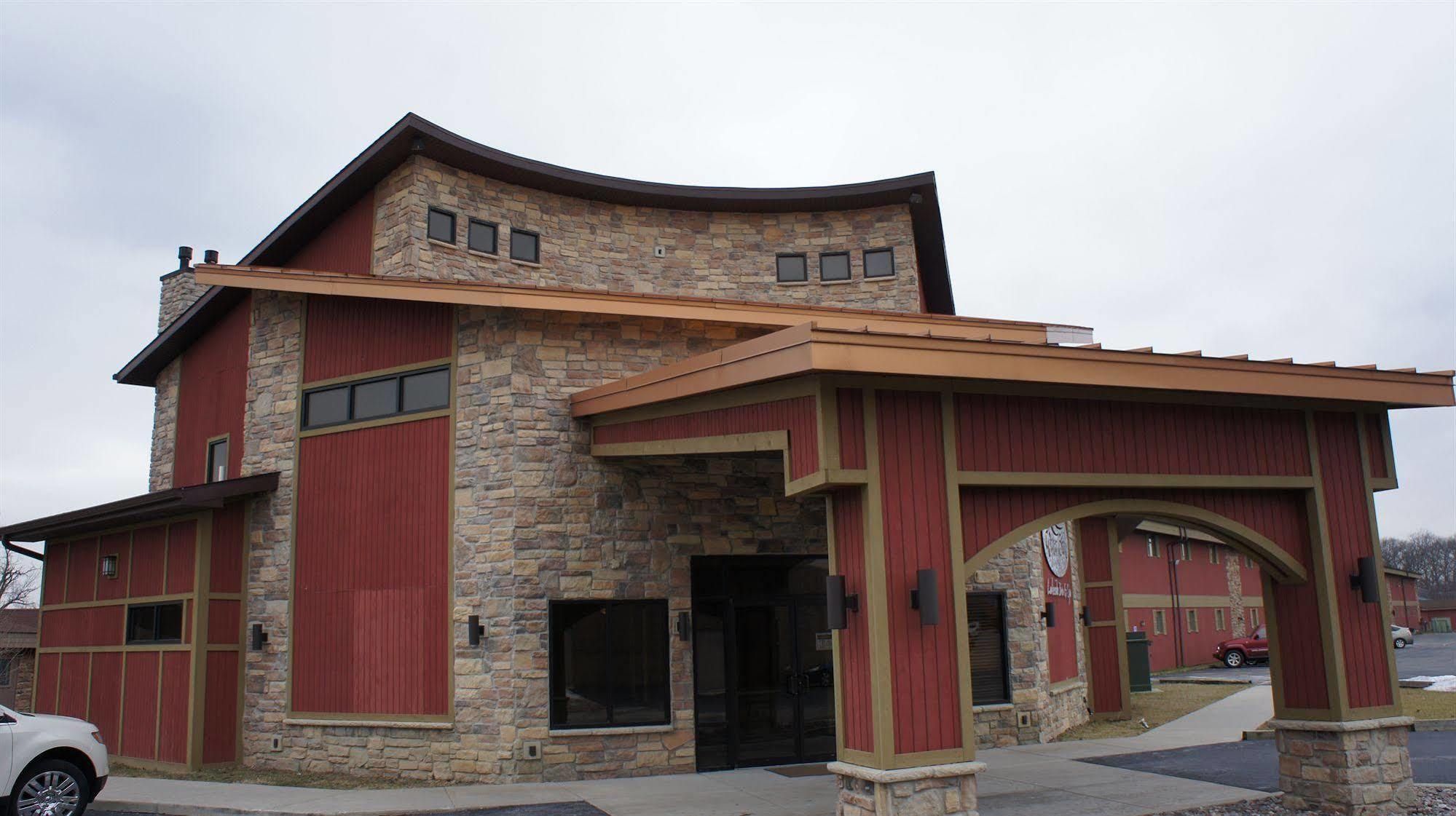Waterbird Lakeside Inn Chesterton Exterior photo